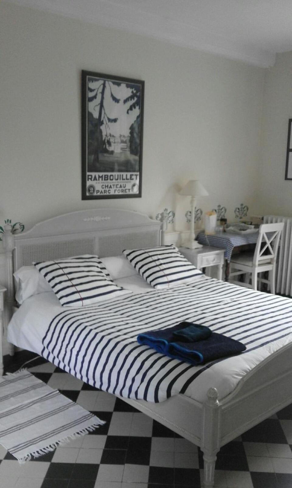 Manoir De L'As De Trefle Bed & Breakfast Isneauville Rom bilde